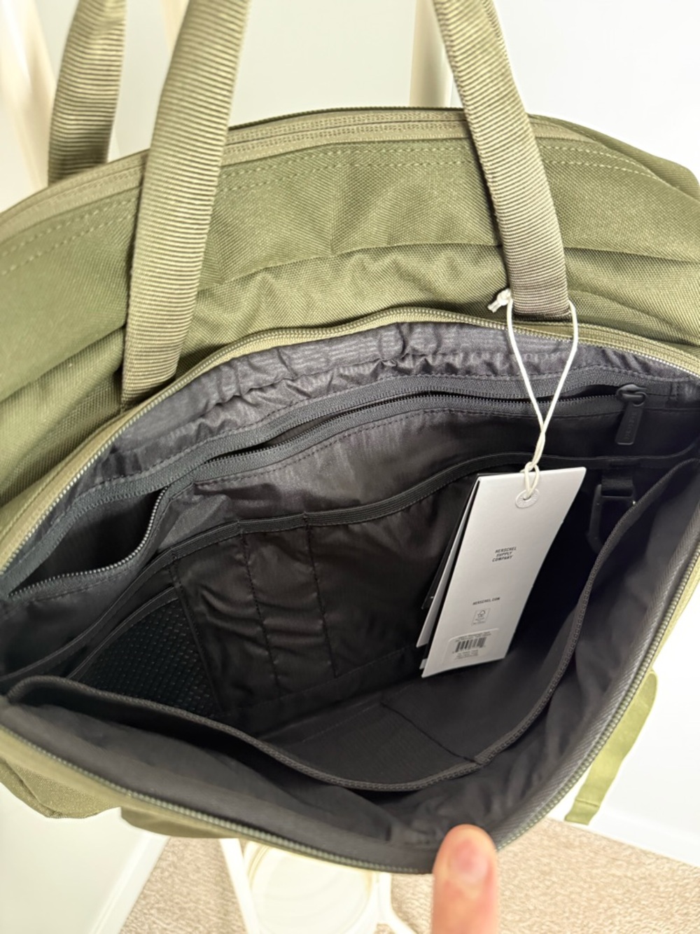 Herschel 18L - Olive Green - Messenger Travel Bag - Picture 8 of 13